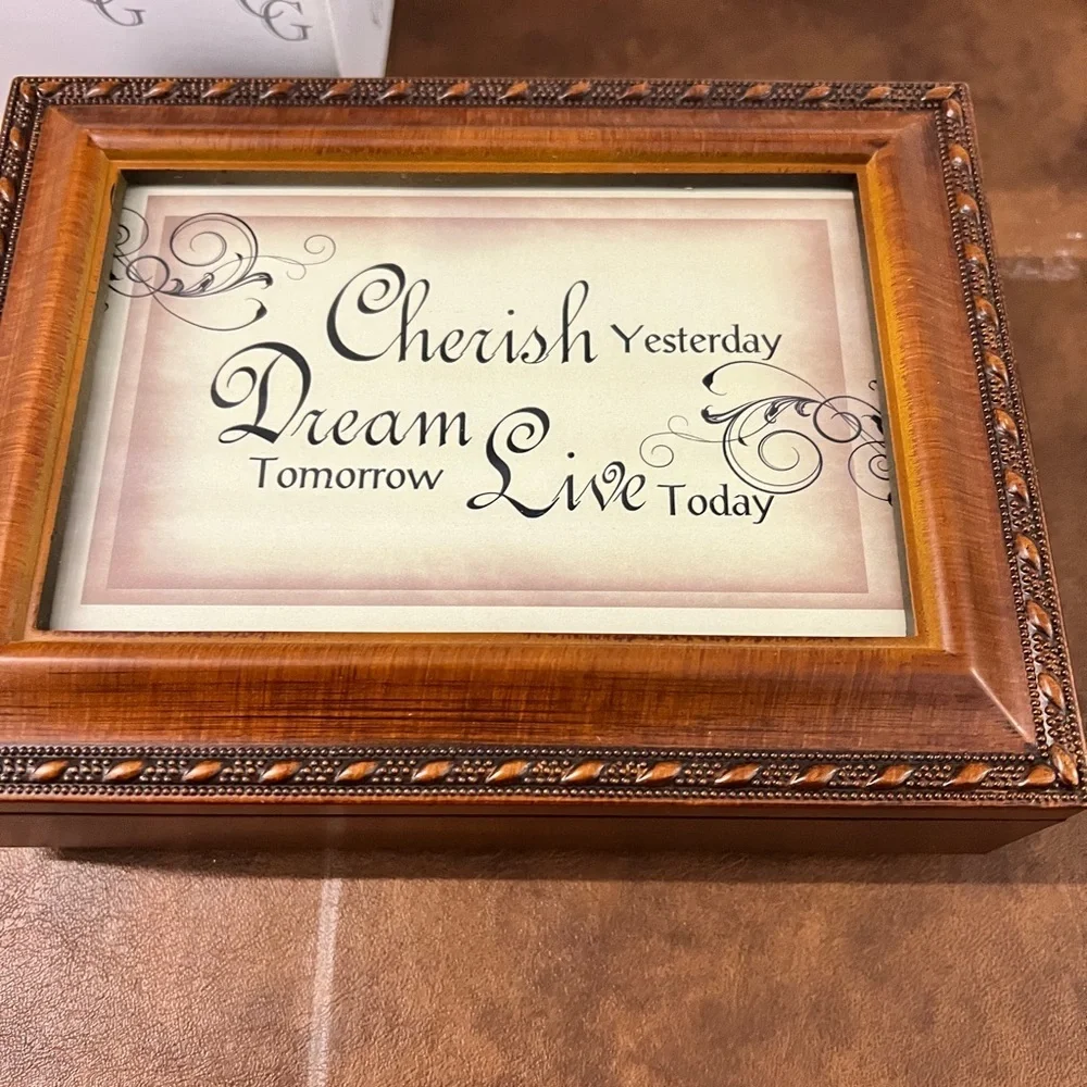Cottage Garden “Cherish Dream Tomorrow Live Today” Musical Jewelry Box – NIB